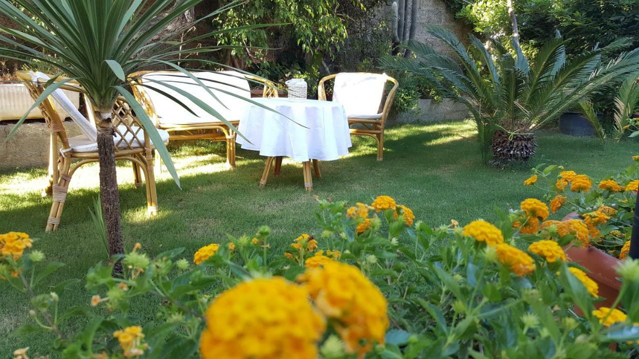 Il Girasole Bed & Breakfast Domus De Maria Dış mekan fotoğraf
