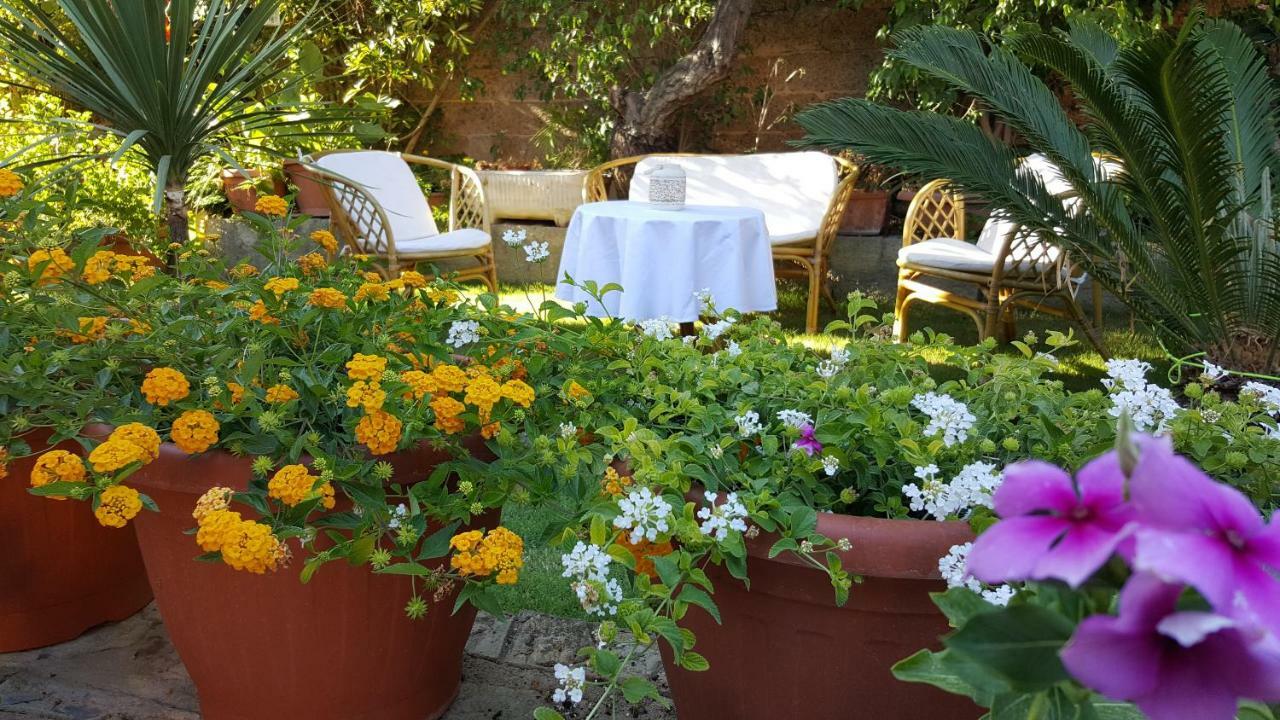 Il Girasole Bed & Breakfast Domus De Maria Dış mekan fotoğraf